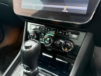 Skoda Superb 2.0 TSI SE L Executive DSG Euro 6 5dr 217BHP