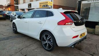 Volvo V40 1.5 T3 R-Design Pro Auto Euro 6 (s/s) 5dr