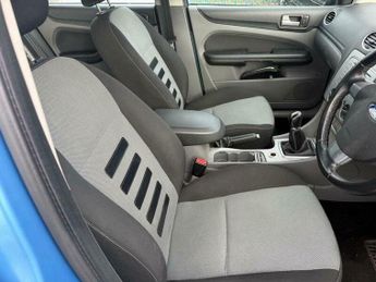 Ford Focus 1.6 Zetec 5dr
