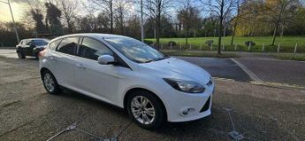 Ford Focus 1.0T EcoBoost Titanium Navigator Euro 5 (s/s) 5dr
