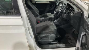 Volkswagen Tiguan SE NAVIGATION TDI DSG