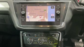 Volkswagen Tiguan SE NAVIGATION TDI DSG