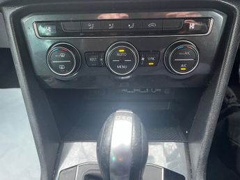 Volkswagen Tiguan SE NAVIGATION TDI DSG
