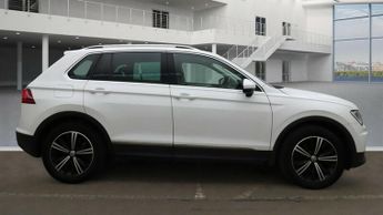 Volkswagen Tiguan SE NAVIGATION TDI DSG