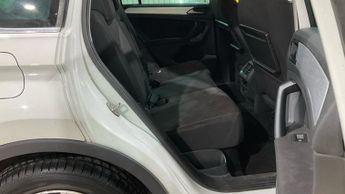 Volkswagen Tiguan SE NAVIGATION TDI DSG