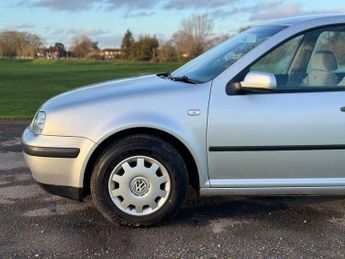 Volkswagen Golf 1.6 SE 5dr