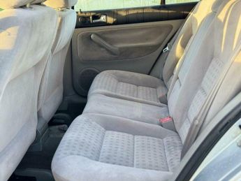 Volkswagen Golf 1.6 SE 5dr