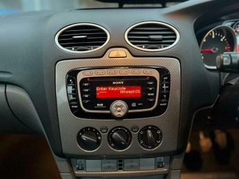 Ford Focus 1.6 TDCi DPF Titanium 5dr