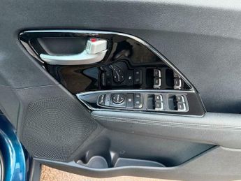 Kia Niro 1.6 GDi 2 DCT Euro 6 (s/s) 5dr