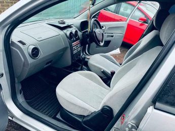 Ford Fusion 1.6 3 Hatchback 5dr Petrol Automatic (184 g/km, 99 bhp)