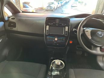 Nissan Leaf 24kWh Acenta Hatchback 5dr Electric Auto (109 bhp)