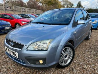Ford Focus 1.6 Ghia 5dr