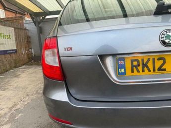 Skoda Superb 2.0 TDI Elegance DSG Euro 5 5dr