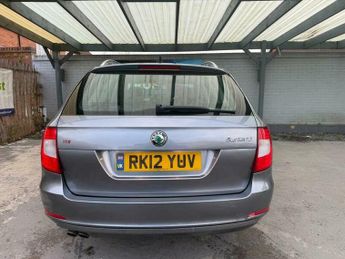 Skoda Superb 2.0 TDI Elegance DSG Euro 5 5dr