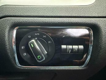 Skoda Superb 2.0 TDI Elegance DSG Euro 5 5dr