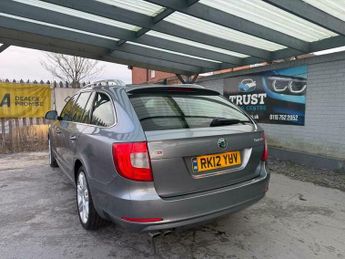 Skoda Superb 2.0 TDI Elegance DSG Euro 5 5dr