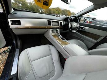 Jaguar XF 2.2d Premium Luxury Auto Euro 5 (s/s) 4dr