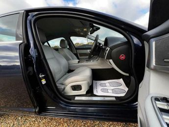 Jaguar XF 2.2d Premium Luxury Auto Euro 5 (s/s) 4dr