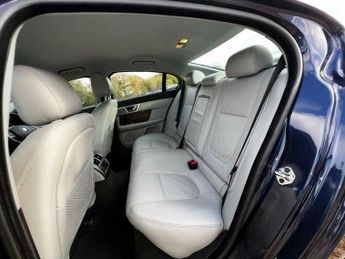 Jaguar XF 2.2d Premium Luxury Auto Euro 5 (s/s) 4dr