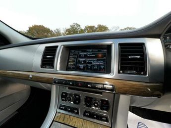 Jaguar XF 2.2d Premium Luxury Auto Euro 5 (s/s) 4dr