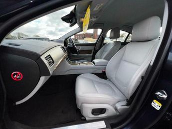Jaguar XF 2.2d Premium Luxury Auto Euro 5 (s/s) 4dr