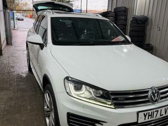 Volkswagen Touareg 3.0 TDI V6 BlueMotion Tech R-Line Plus Tiptronic 4WD Euro 6 (s/s