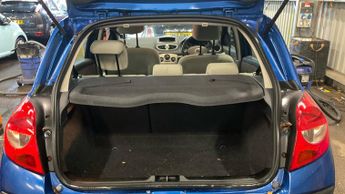 Volkswagen Passat 2.0 TDI BlueMotion Tech Highline Estate 5dr Diesel DSG Euro 5 (s