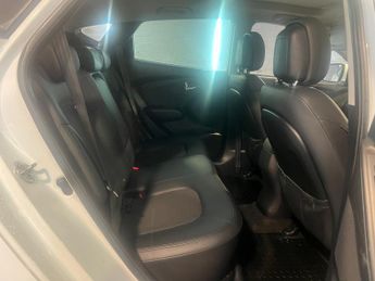 Hyundai IX35 2.0 CRDi Premium SUV 5dr Diesel Manual Euro 5 (134 bhp)