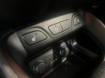 Hyundai IX35 2.0 CRDi Premium SUV 5dr Diesel Manual Euro 5 (134 bhp)