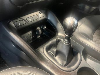 Hyundai IX35 2.0 CRDi Premium SUV 5dr Diesel Manual Euro 5 (134 bhp)