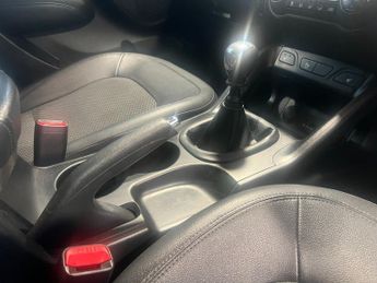 Hyundai IX35 2.0 CRDi Premium SUV 5dr Diesel Manual Euro 5 (134 bhp)