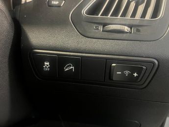 Hyundai IX35 2.0 CRDi Premium SUV 5dr Diesel Manual Euro 5 (134 bhp)