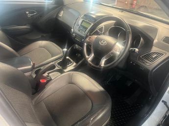 Hyundai IX35 2.0 CRDi Premium SUV 5dr Diesel Manual Euro 5 (134 bhp)