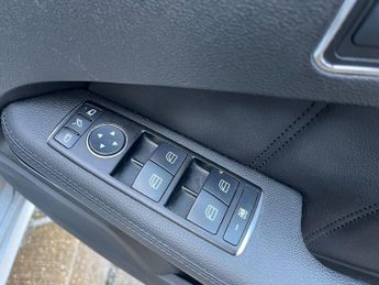 Mercedes E Class E250 CDI BLUEEFFICIENCY AVANTGARDE