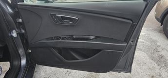 SEAT Leon 1.6 TDI CR SE Hatchback 5dr Diesel DSG Euro 5 (s/s) (105 ps)