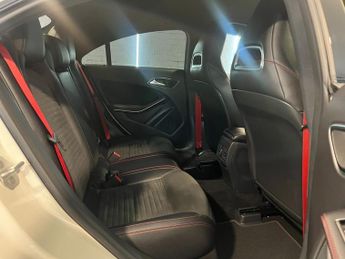 Mercedes-Benz CLA 2.0 CLA250 AMG Coupe 7G-DCT 4MATIC Euro 6 (s/s)