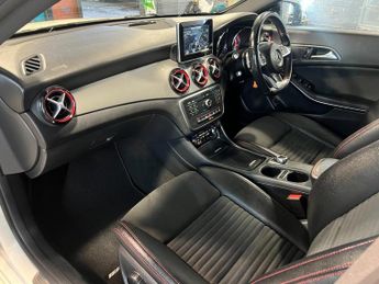 Mercedes-Benz CLA 2.0 CLA250 AMG Coupe 7G-DCT 4MATIC Euro 6 (s/s)