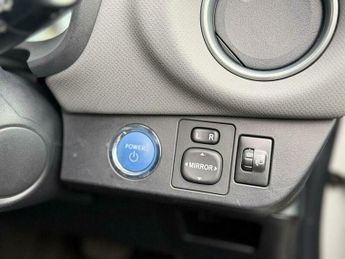 Toyota Yaris 1.5 VVT-h Icon E-CVT Euro 6 5dr