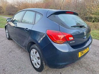 Vauxhall Astra 1.6 16v Exclusiv Euro 5 5dr