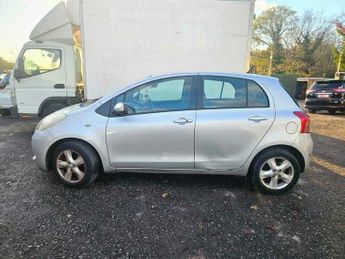 Toyota Yaris VVTI T SPIRIT