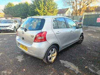 Toyota Yaris VVTI T SPIRIT