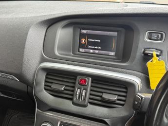 Volvo V40 D2 CROSS COUNTRY LUX