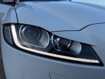 Jaguar XF 2.0d R-Sport Saloon 4dr Diesel Auto Euro 6 (s/s) (180 ps)