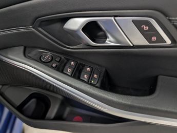 BMW 3 SERIES 320i M SPORT