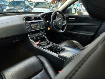 Jaguar XE 2.0d Portfolio Auto Euro 6 (s/s) 4dr