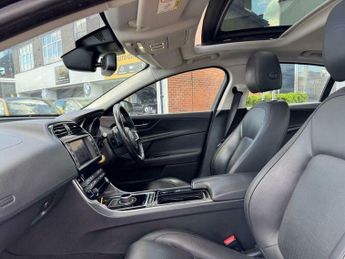 Jaguar XE 2.0d Portfolio Auto Euro 6 (s/s) 4dr
