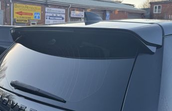 Land Rover Discovery Sport 2.0 TD4 HSE Dynamic Lux SUV 5dr Diesel Auto 4WD Euro 6 (s/s) (18