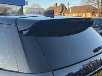 Land Rover Discovery Sport 2.0 TD4 HSE Dynamic Lux SUV 5dr Diesel Auto 4WD Euro 6 (s/s) (18