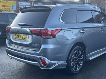 Mitsubishi Outlander 2.0h 12kWh 5hs SUV 5dr Petrol Plug-in Hybrid CVT 4WD Euro 6 (s/s