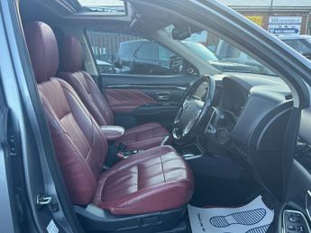 Mitsubishi Outlander 2.0h 12kWh 5hs SUV 5dr Petrol Plug-in Hybrid CVT 4WD Euro 6 (s/s